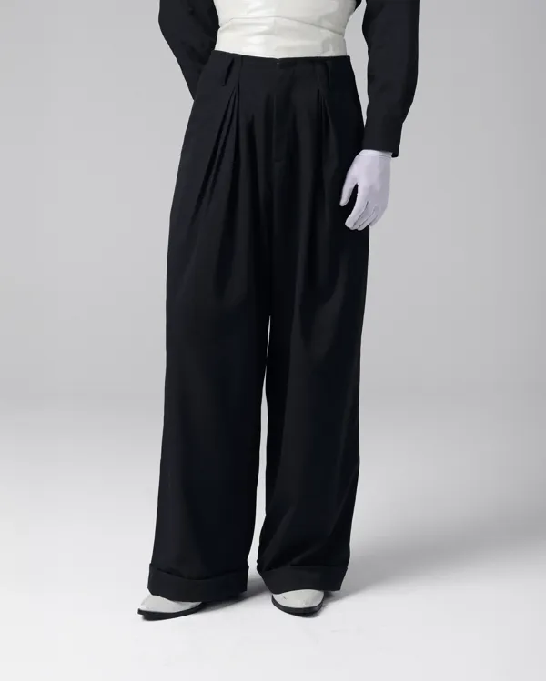 THE TRIPLE-PLEAT TROUSER secondary view